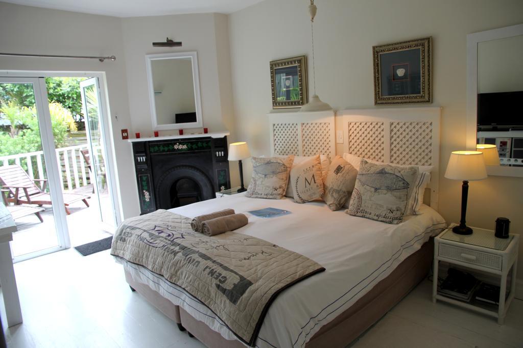 Sea Breeze Beach House Plettenberg Bay Exterior photo