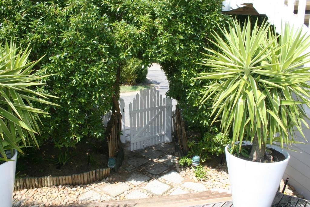 Sea Breeze Beach House Plettenberg Bay Exterior photo