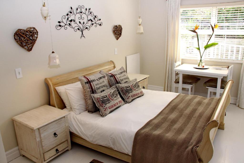 Sea Breeze Beach House Plettenberg Bay Room photo